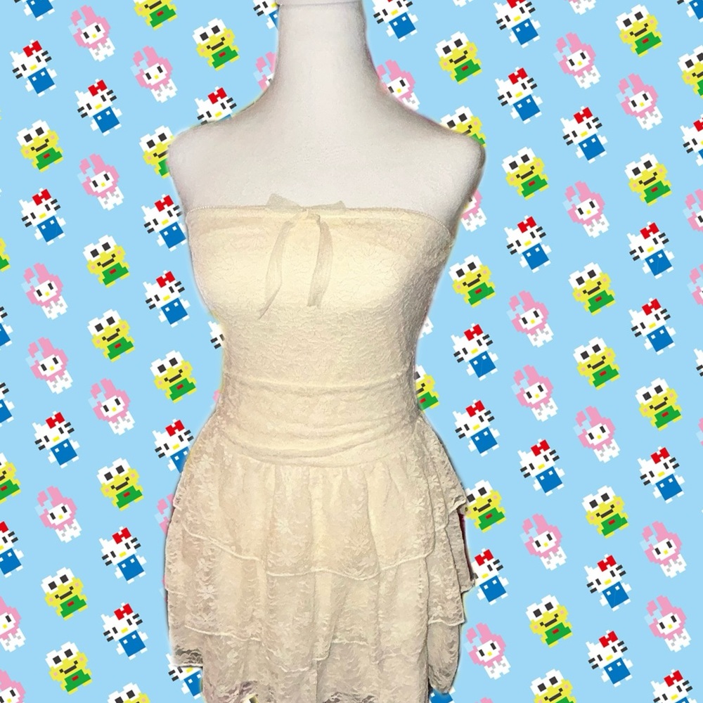 Elegant Cream Strapless Dress